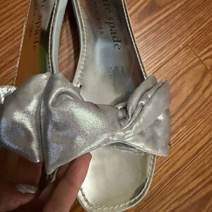 Kate Spade Silver Bow Sandals Slides SEE PICS Tiny Puppy Teeth Marks